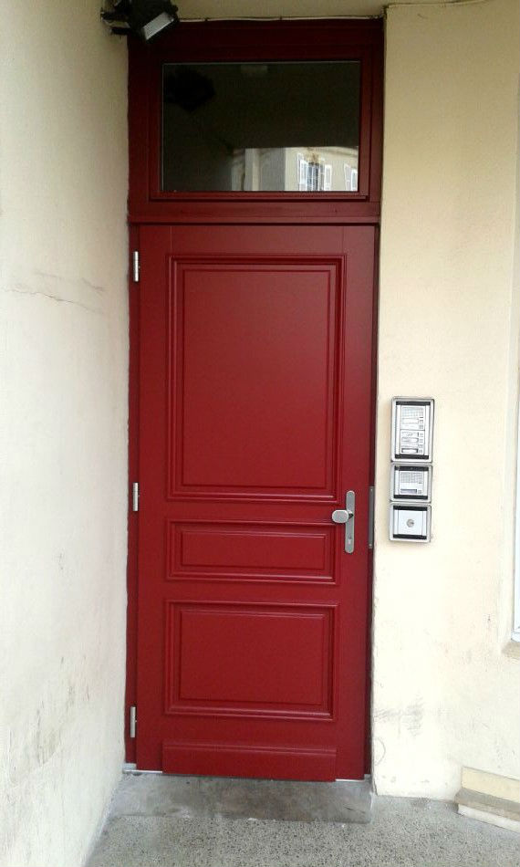 Porte d'entre PVC rouge