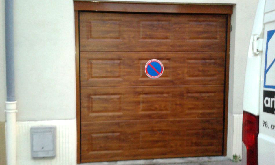 Porte de garage imitation bois