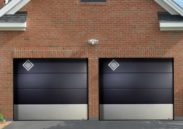 Porte de garage avec hublot losange Aludoor