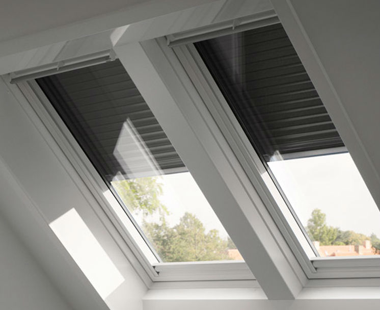 Fentre de toit avec stores Velux