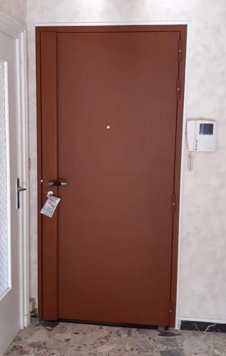 Pose d'une porte blindée